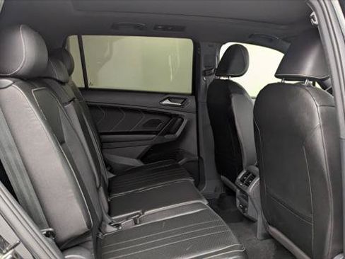 Used 2022 Volkswagen Tiguan SE R-Line FWD image 21