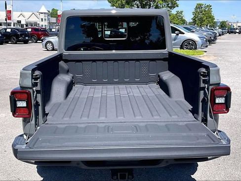 Used 2020 Jeep Gladiator Mojave AWD/4WD image 32