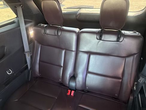 Used 2025 Ford Explorer Platinum w/ LUX Leather Package AWD/4WD image 24
