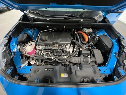 Used 2019 Toyota RAV4 LE w/ Carpet Mat Package AWD/4WD image 27