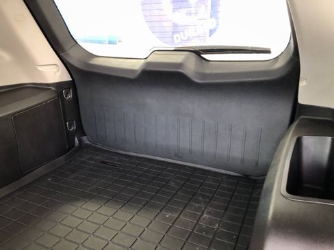 Used 2017 Chevrolet Equinox LT w/ Convenience Package image 10