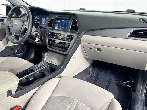 Used 2017 Hyundai Sonata SE image 27