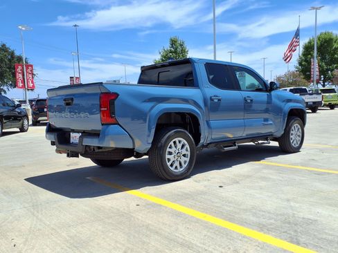 Certified 2026 Toyota Tacoma SR5 w/ SR5 Upgrade Package AWD/4WD image 5
