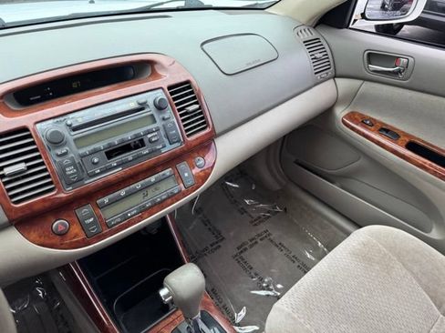 Used 2002 Toyota Camry XLE FWD image 21