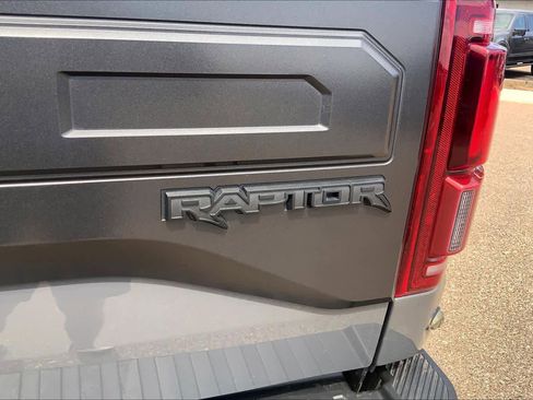 Used 2018 Ford F150 Raptor w/ Equipment Group 802A Luxury AWD/4WD image 10