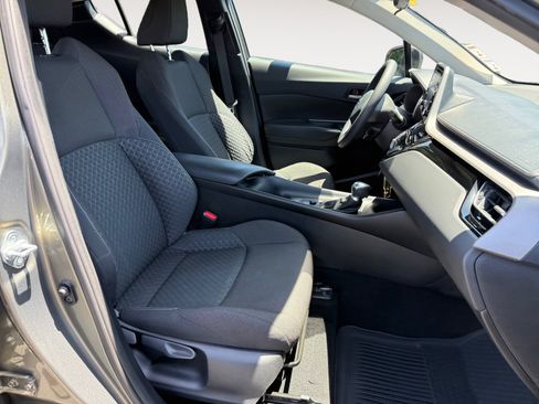 Used 2021 Toyota C-HR LE FWD image 19