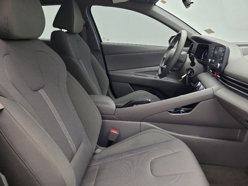 Used 2024 Hyundai Elantra SE image 21
