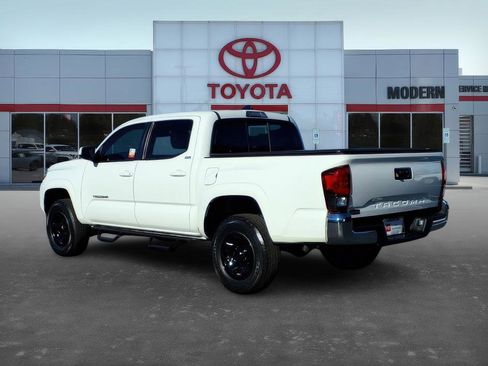 Certified 2023 Toyota Tacoma SR5 image 4