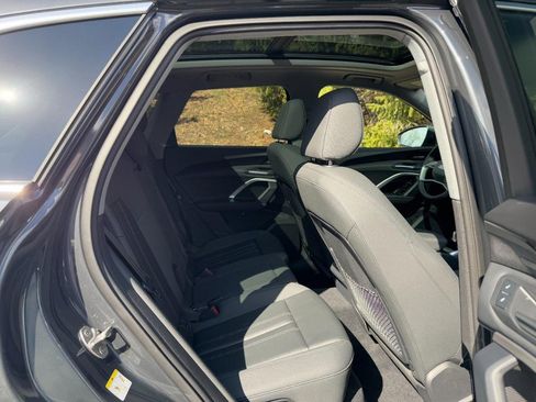 Used 2025 Audi Q5 Premium Plus w/ Premium Plus image 10