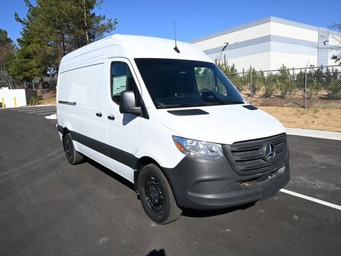 Used 2025 Mercedes-Benz Sprinter 2500 image 24