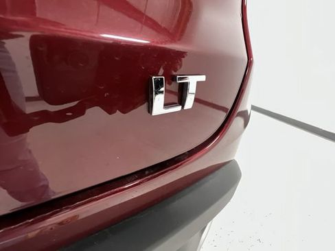 Used 2025 Chevrolet Trax LT FWD image 30