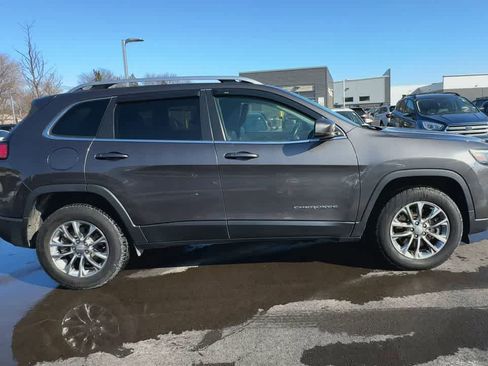 Used 2019 Jeep Cherokee Latitude Plus w/ Cold Weather Group image 9