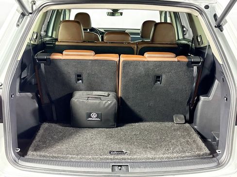 Certified 2022 Volkswagen Atlas SEL R-Line image 23