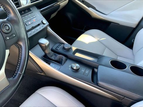 Used 2015 Lexus IS 250 image 17