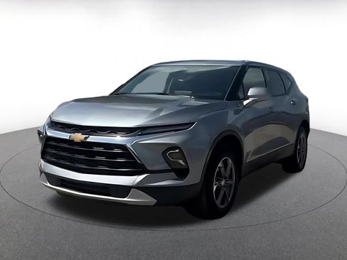 Used 2026 Chevrolet Blazer LT FWD image 6