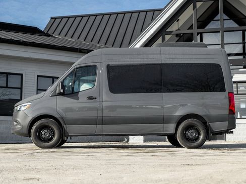 Used 2025 Mercedes-Benz Sprinter 2500 image 4