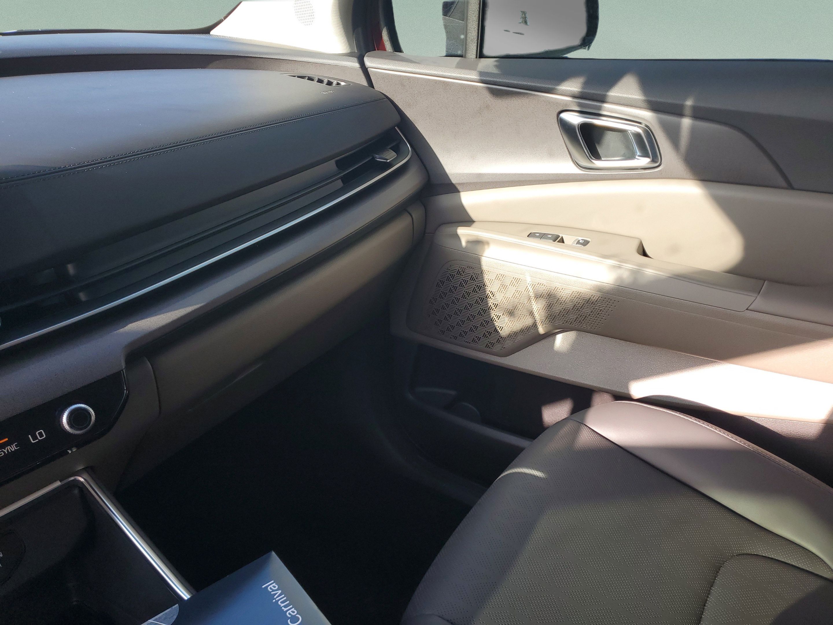 New 2026 Kia Carnival EX FWD image 21