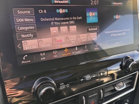 Used 2024 Nissan Armada SL w/ Captain's Chairs Package image 21