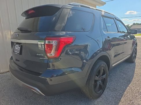Used 2017 Ford Explorer XLT w/ Equipment Group 202A AWD/4WD image 5