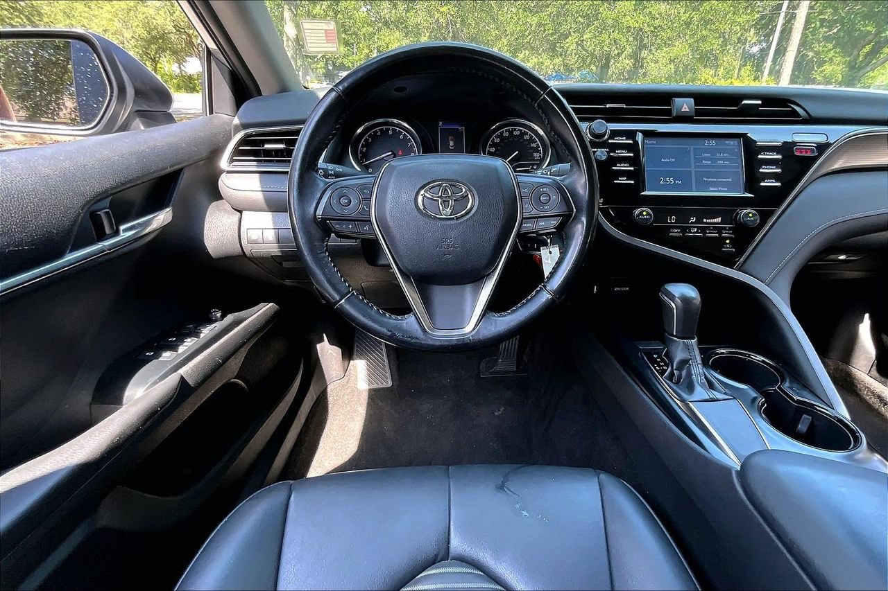 Used 2019 Toyota Camry SE FWD image 8