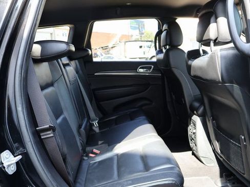 Used 2019 Jeep Grand Cherokee Limited AWD/4WD image 11
