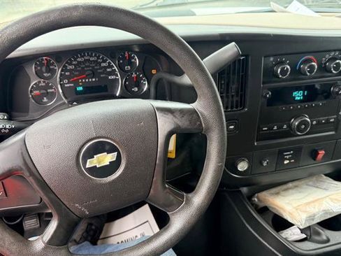 Used 2012 Chevrolet Express 2500 image 25