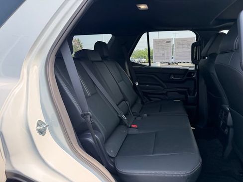 Used 2026 Toyota 4Runner Limited AWD/4WD image 17