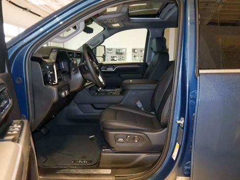 New 2026 GMC Sierra 2500 Denali w/ Denali Reserve Package image 7