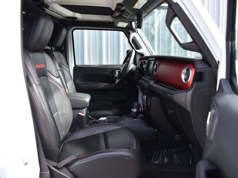 Used 2018 Jeep Wrangler Unlimited Rubicon AWD/4WD image 25