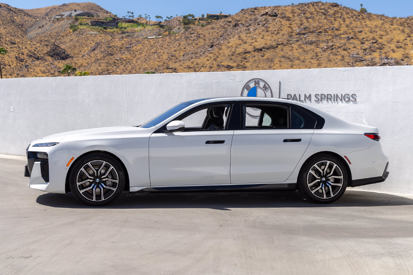 Certified 2025 BMW 760i xDrive AWD/4WD image 3