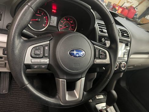 Used 2018 Subaru Forester 2.5i Premium w/ Popular Package #2A AWD/4WD image 9