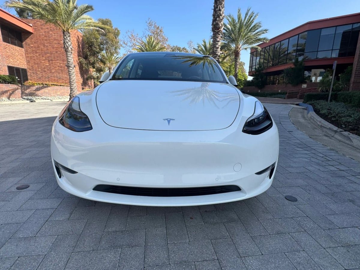 Used 2023 Tesla Model Y Long Range AWD/4WD image 2