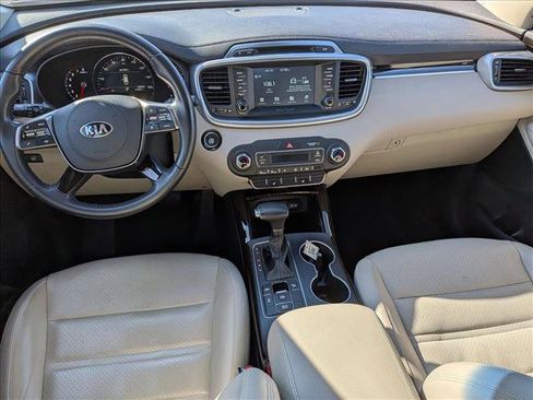 Used 2019 Kia Sorento EX image 15