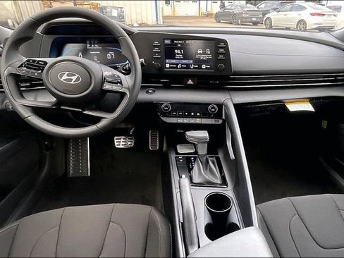 New 2026 Hyundai Elantra SEL Sport Premium FWD image 5