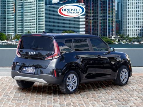 Used 2023 Kia Soul LX image 5