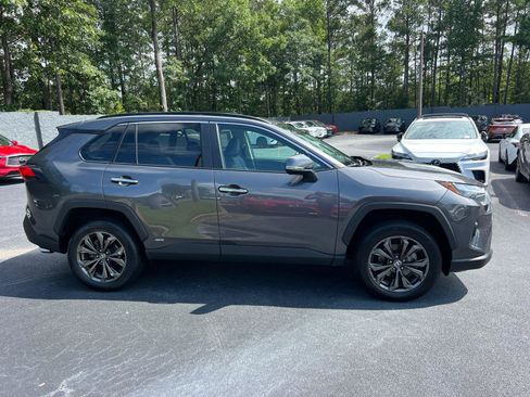 Used 2022 Toyota RAV4 Limited AWD/4WD image 4