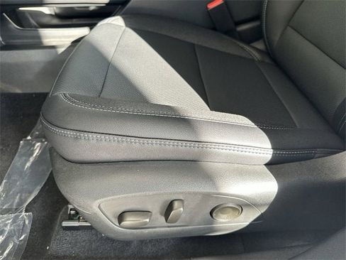 New 2026 Chevrolet Equinox EV LT image 31