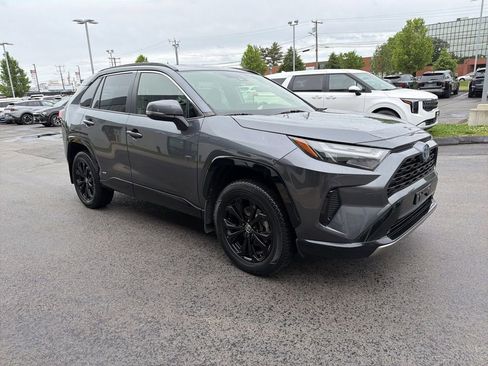 Used 2022 Toyota RAV4 SE w/ Convenience Package AWD/4WD image 5