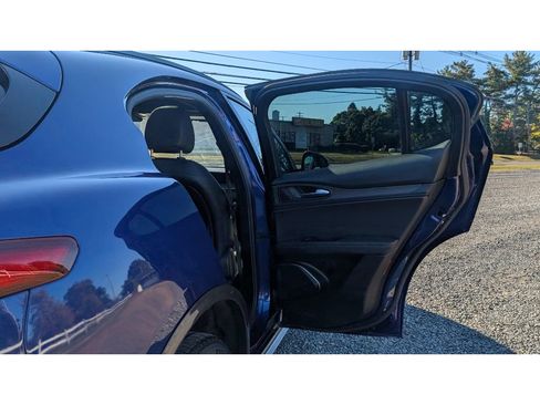Used 2022 Alfa Romeo Stelvio Ti image 12