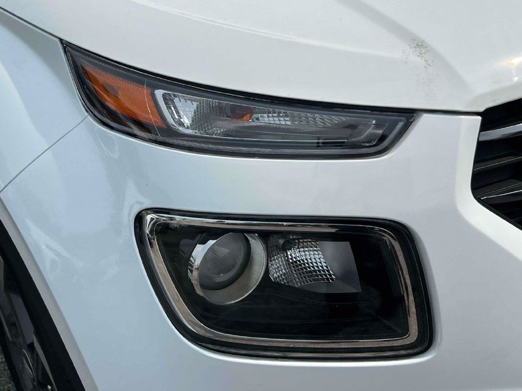 Certified 2026 Hyundai Venue SEL FWD image 9