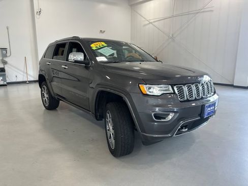 Used 2021 Jeep Grand Cherokee Overland AWD/4WD image 3