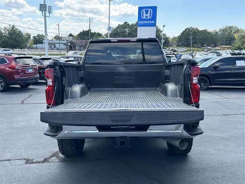 Used 2024 Chevrolet Silverado 2500 LT image 8