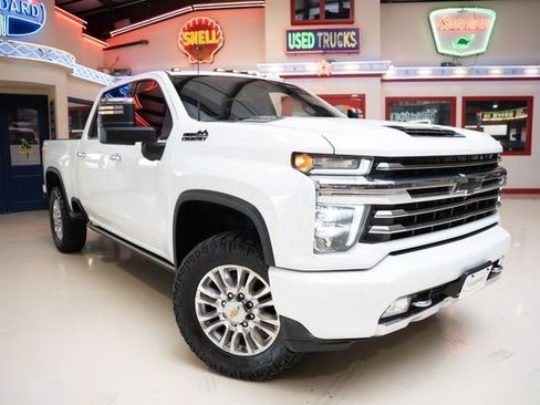 Used 2022 Chevrolet Silverado 2500 High Country w/ Technology Package image 1