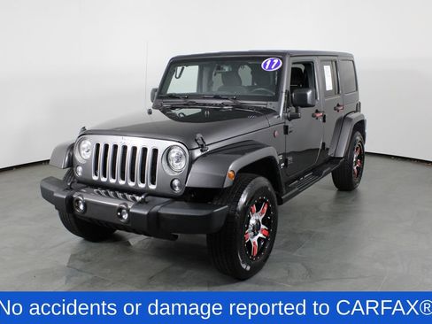 Used 2017 Jeep Wrangler Unlimited Sahara w/ Max Tow Package AWD/4WD image 2