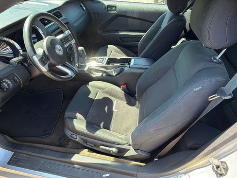 Used 2013 Ford Mustang Coupe RWD image 16