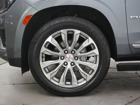 Used 2022 GMC Yukon Denali AWD/4WD image 34