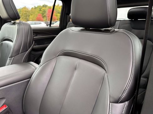 New 2025 Jeep Grand Cherokee Limited image 11