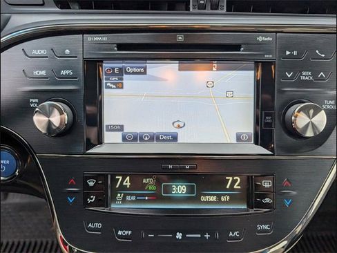 Used 2018 Toyota Avalon Limited image 11