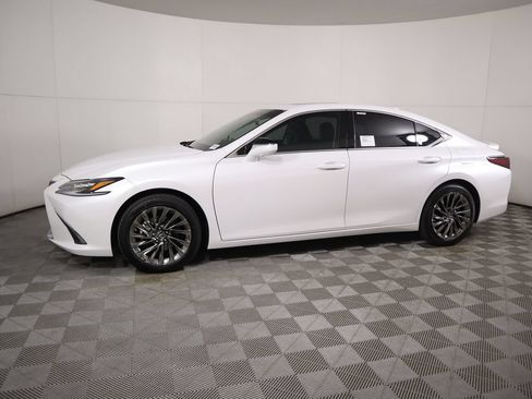 Used 2025 Lexus ES 300h w/ Accessory Package (Z1) FWD image 8