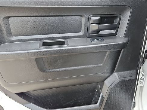 Used 2018 RAM 2500 Tradesman w/ Chrome Appearance Group AWD/4WD image 17